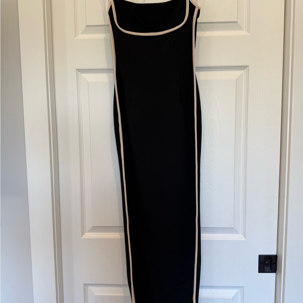 Sunny Coast Piping Trim Maxi Dress Black - Picture 2 of 8